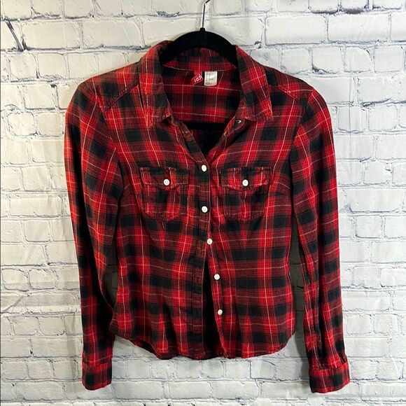 ✨ H&M Red Plaid Fitted Flannel Button-Down - Size 2 - Picture 1 of 3